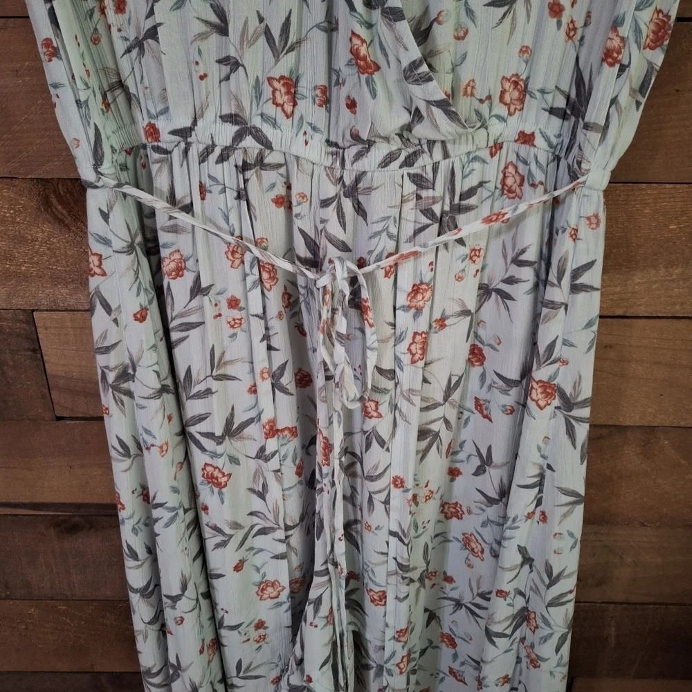 American Eagle Floral Cape-Overlay RomperSize Large